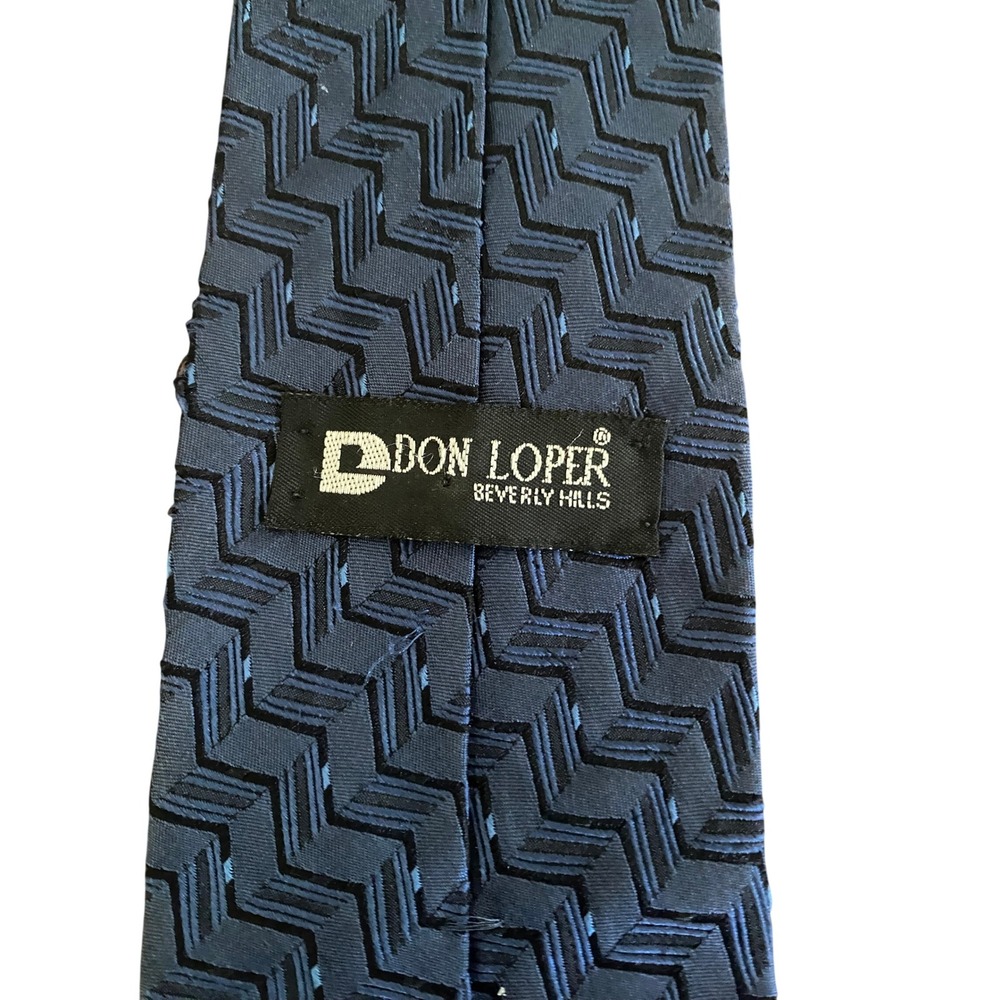 Don Loper Beverly Hills Blue Black Chevron Zigzag Silk Tie Made in‎ USA 2428